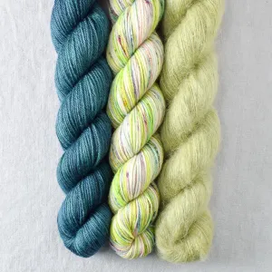 Blackwatch, Exuberance, Frog Belly - Pillowy Cowl Set - Babette