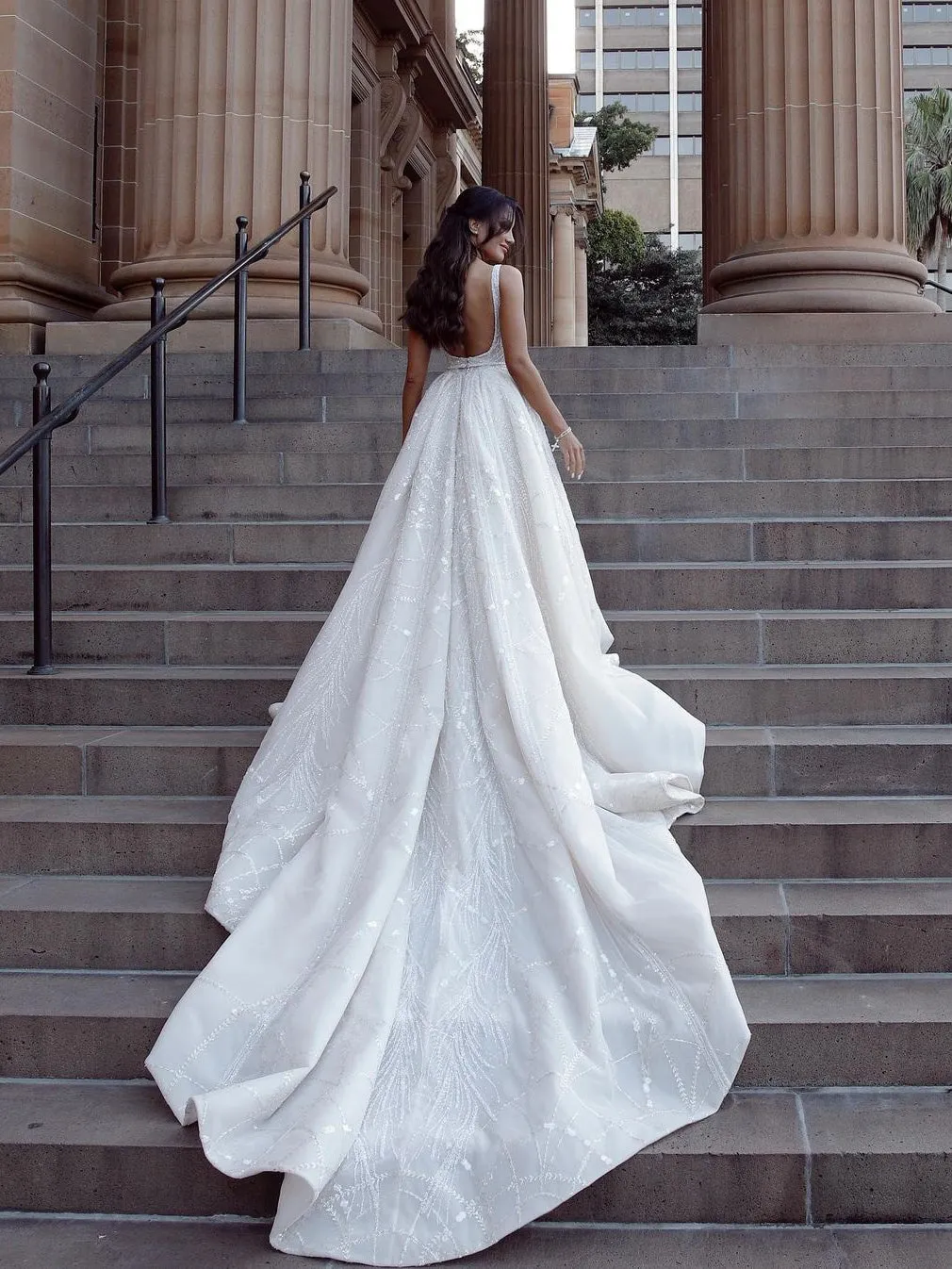 Gorgeous Beaded Lace Spaghetti Straps A-line Chapel Train Wedding Dresses WD562
