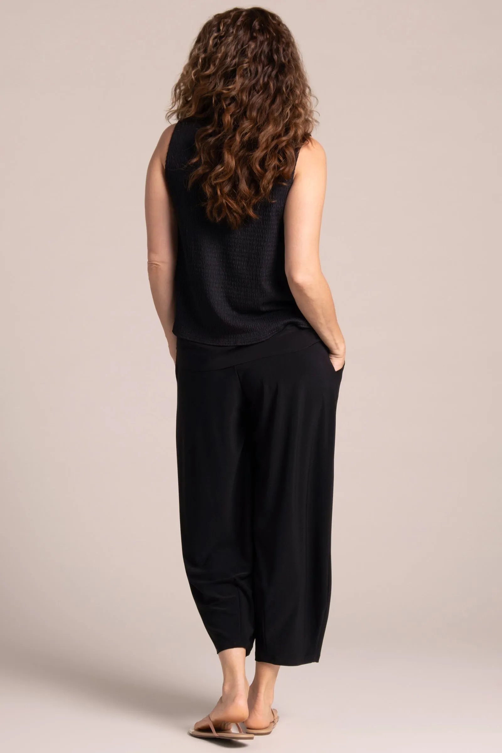 Popcorn Waffle Sleeveless Double Layer Shell | Black